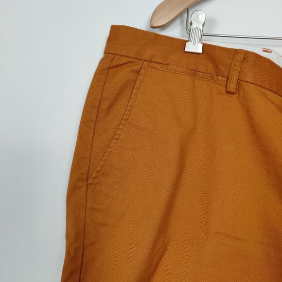 Old Navy Men's Ultimate Slim Shorts Sz 42 T Camel Brown Cotton Casual Flat Front - Picture 3 of 9